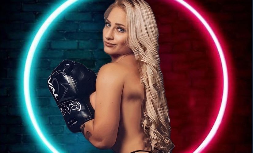 Πυγμάχος «κατηγορεί» το εμβόλιο για το πλούσιο μπούστο της (ΦΩΤΟ)