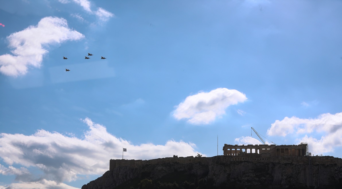 Πέταξαν πάνω από την Ακρόπολη τα Rafale – Η πρώτη πτήση των Rafale της Πολεμικής Αεροπορίας στον ελληνικό εναέριο χώρο είναι γεγονός(BINTEO)