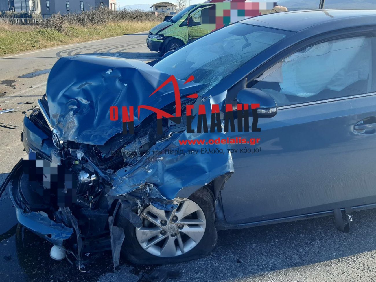 Πιερία πριν λίγο: Σφοδρή σύγκρουση δύο οχημάτων (ΒΙΝΤΕΟ & ΦΩΤΟ)