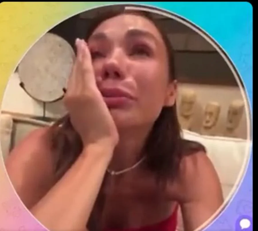 Ρωσίδα influencer σπαράζει στο κλάμα γιατί… Kλείνει το Instagram στη χώρα (BINTEO)