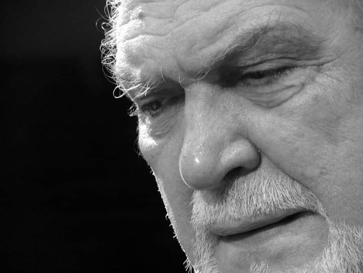 Πέθανε ο Κώστας Καζάκος σε ηλικία 87 ετών