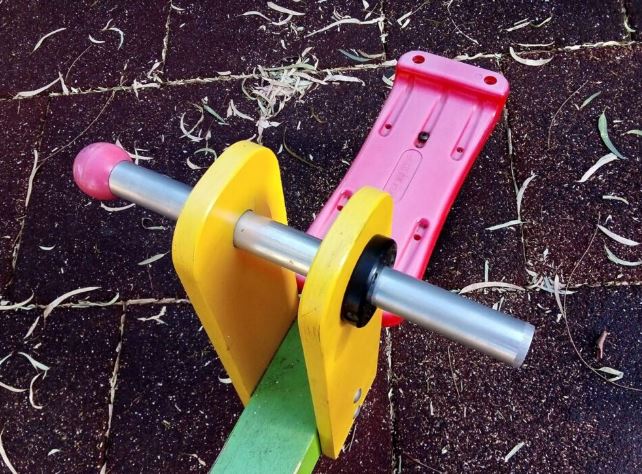 Μυλαύλακος: «Κατάληψη» εφήβων στην παιδική χαρά – Ανάστατοι οι κάτοικοι