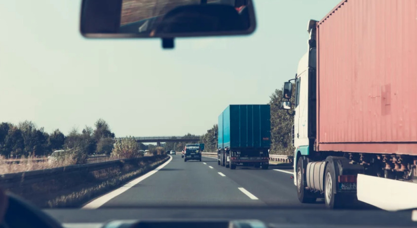 Απαγόρευση κυκλοφορίας φορτηγών μέγιστου επιτρεπόμενου βάρους άνω των 3,5 τόνων κατά την περίοδο εορτασμού των Αποκριών και της Καθαράς Δευτέρας