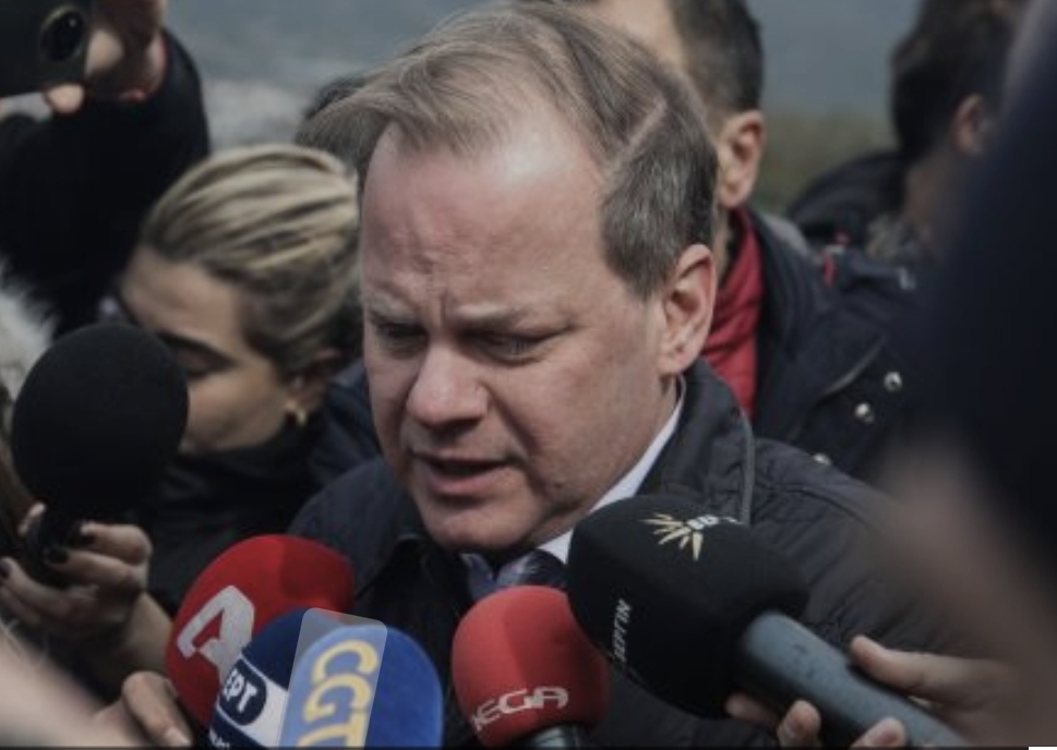 Παραιτήθηκε ο υπουργός Μεταφορών Κ. Καραμανλής