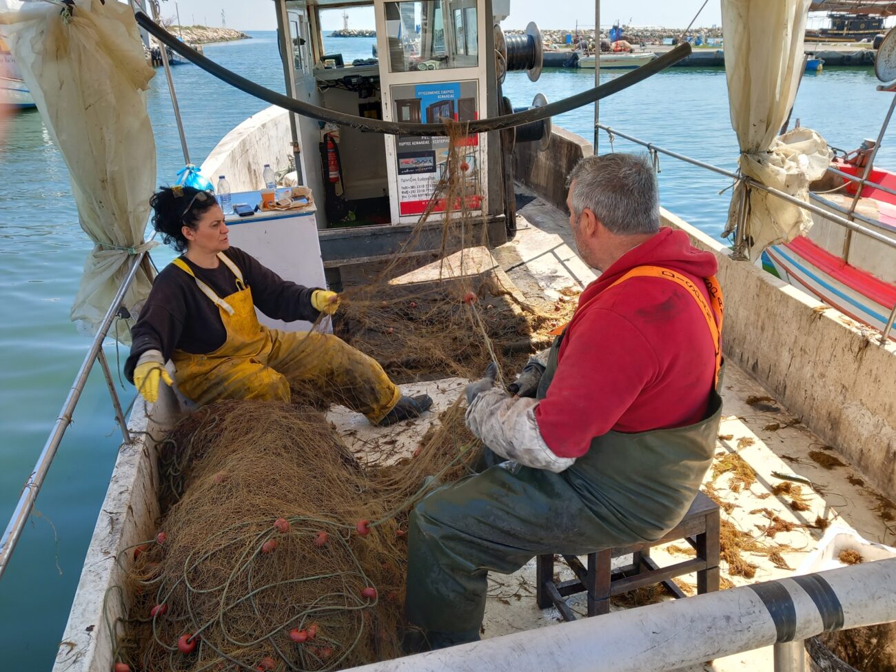 Καθαρίζοντας τα δίχτυα…Έτοιμοι για πλώρη