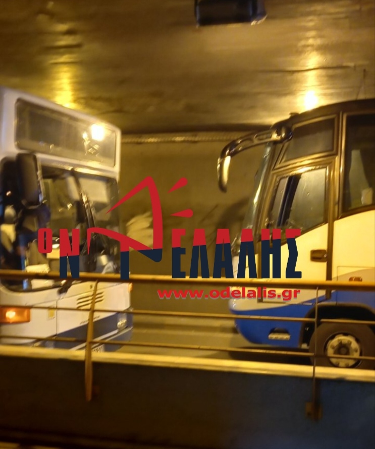 ΣΥΜΒΑΙΝΕΙ ΤΩΡΑ: Σφήνωσε τουριστικό λεωφορείο στην υπογειοποίηση (ΒΙΝΤΕΟ)