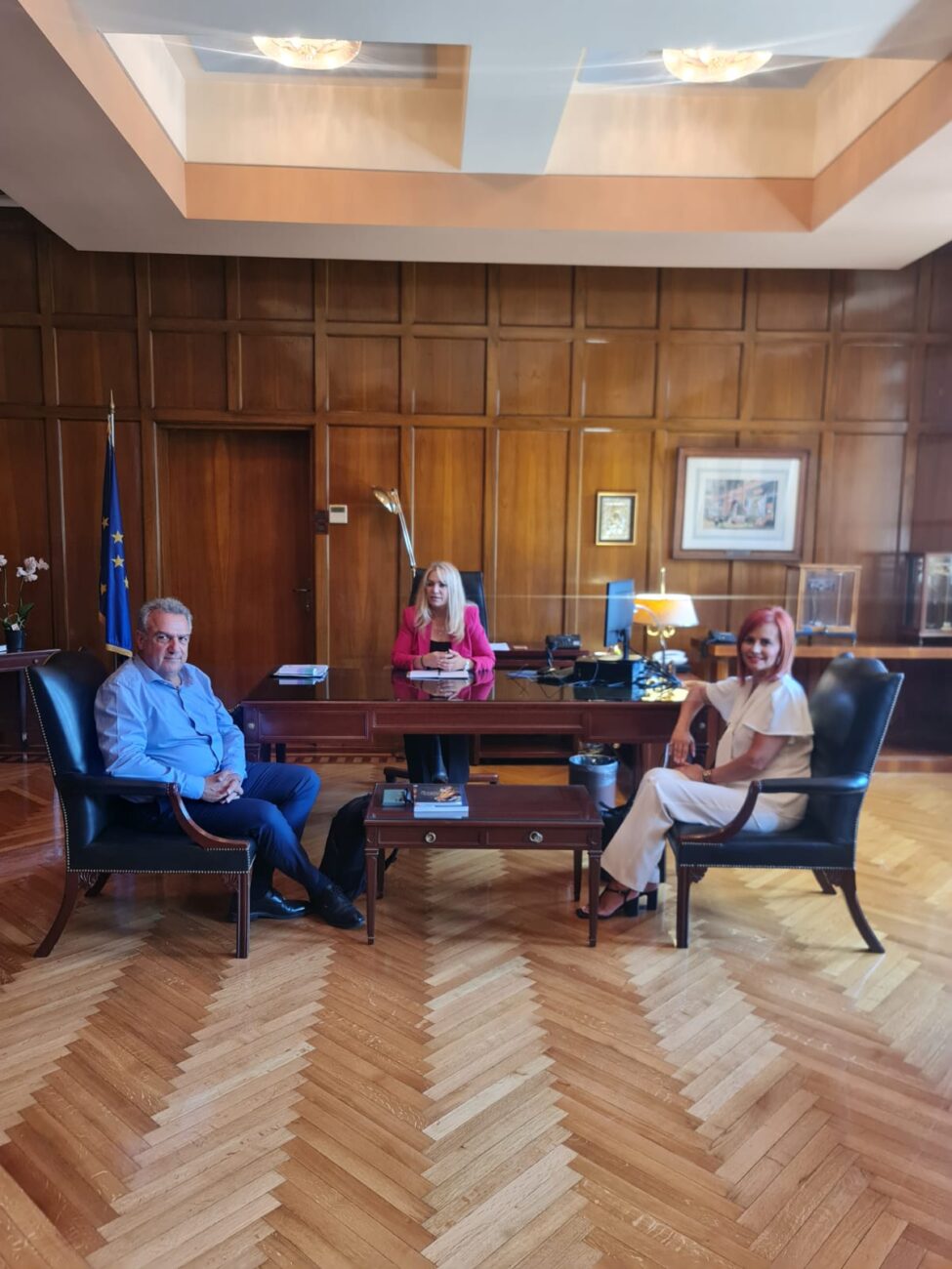 Συνάντηση με τον Πρόεδρο του ΣΕΒΕ  είχε η Υφυπουργός Ανάπτυξης Άννα Μάνη – Παπαδημητρίου