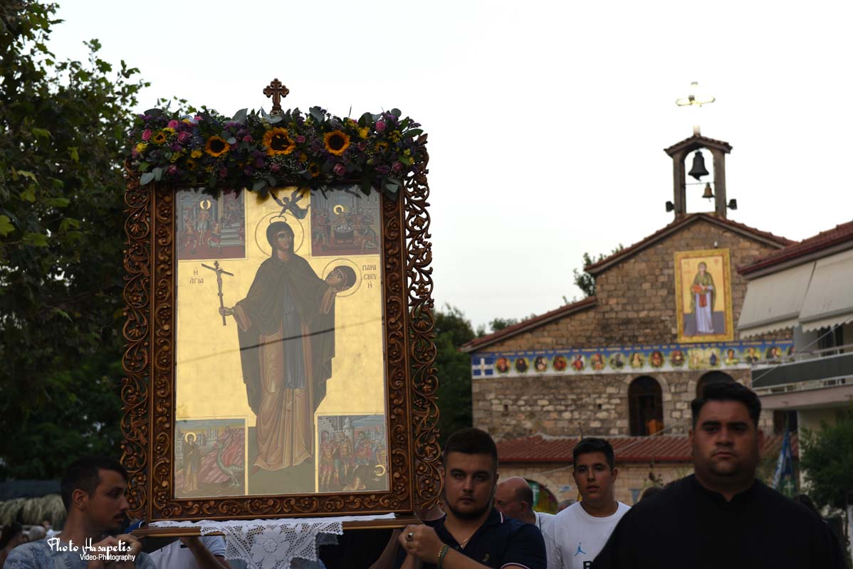 Πραγματοποιήθηκε η περιφορά της εικόνας της Αγίας Παρασκευής στον Κολινδρό (ΦΩΤΟ)