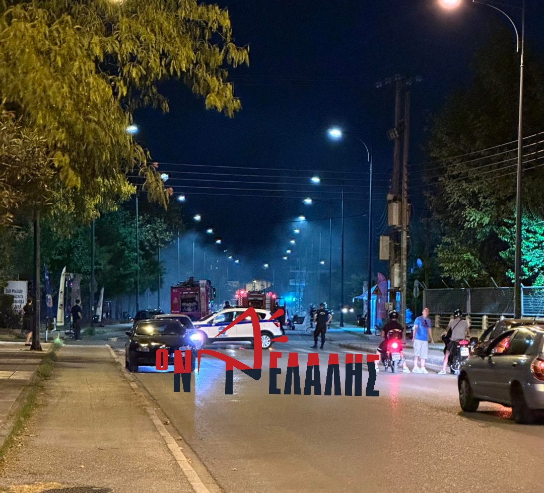 ΚΑΤΕΡΙΝΗ ΤΩΡΑ: Κάηκε αμάξι μετά από σύγκρουση με άλλο σταθμευμένο (ΒΙΝΤΕΟ)