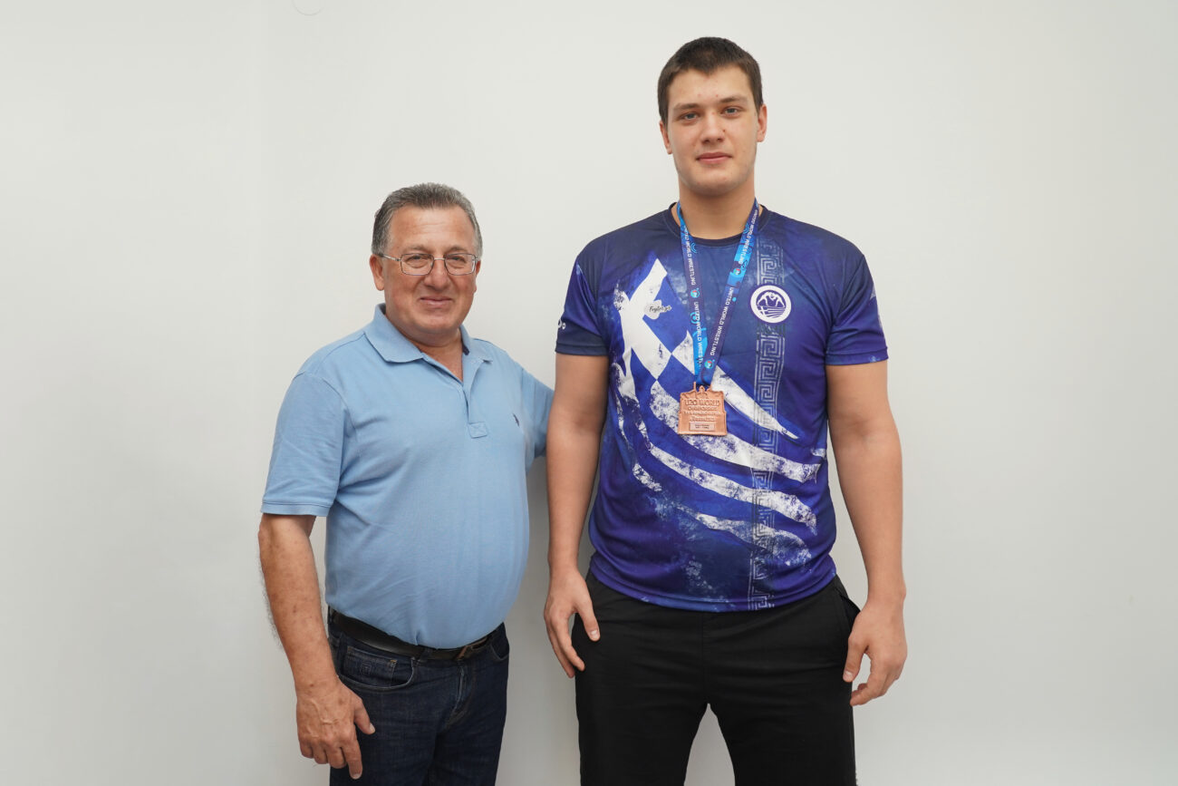 Ο Γιάννης Ντούμος υποδέχθηκε και συνεχάρη τον παγκόσμιο πρωταθλητή μας, Αχιλλέα Χρυσίδη