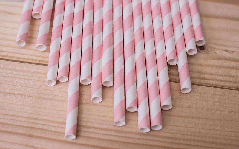 Ανατροπή με τα χάρτινα καλαμάκια: Πιθανός κίνδυνος για υγεία και περιβάλλον