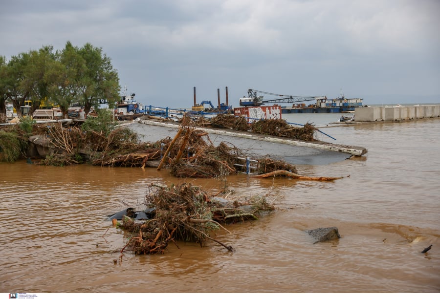 Έκτακτο: Πληροφορίες ότι αγνοούνται 3 οικογένειες με παιδιά στην Καρδίτσα