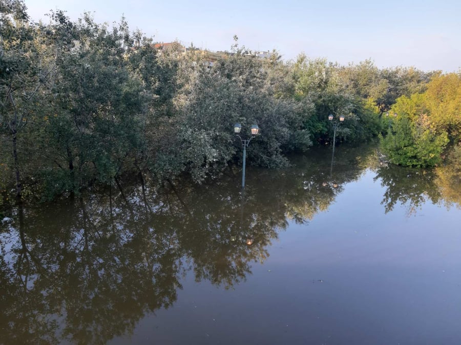 Συναγερμός στη Λάρισα: Υπερχείλισε ο Πηνειός, εκκενώνονται τρία χωριά