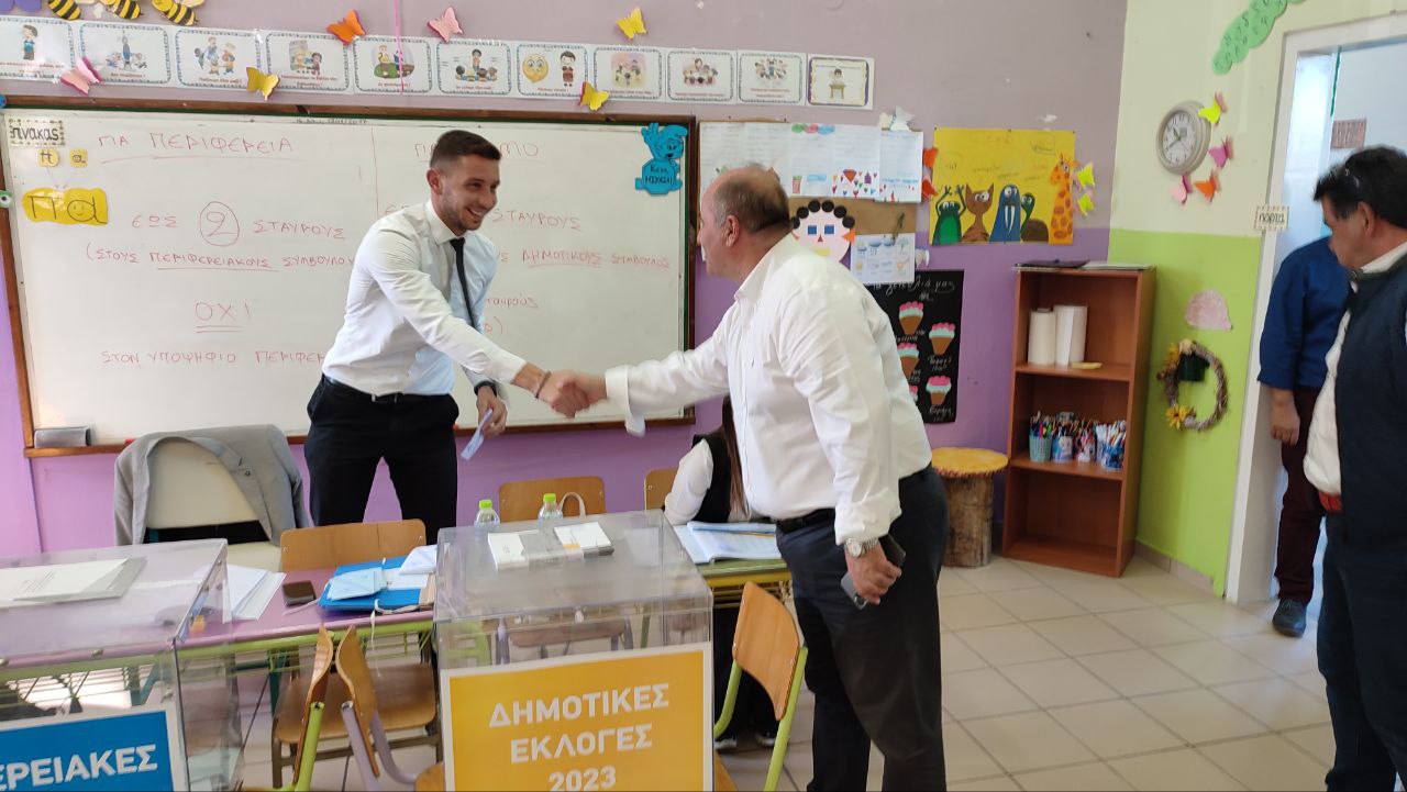 Τα εκλογικά τμήματα της Καρίτσας  επισκέφθηκε ο Βαγγέλης Γερολιόλιος