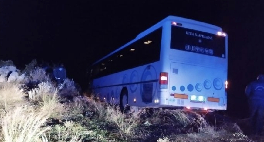 Αρκαδία: Λεωφορείο ΚΤΕΛ στο χείλος του γκρεμού γιατί ο οδηγός έπαθε ανακοπή