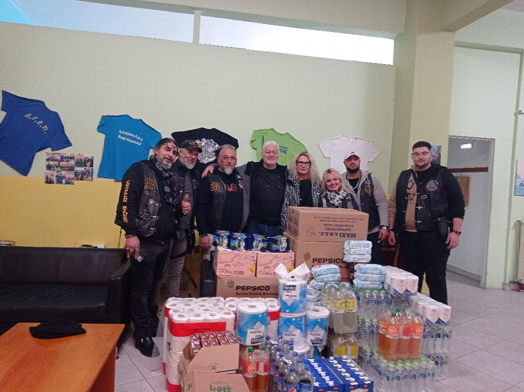 Αμέριστη και σταθερή συμπαράσταση των «Τσοπεράδων» στο «Καφέ – κομπολόι»