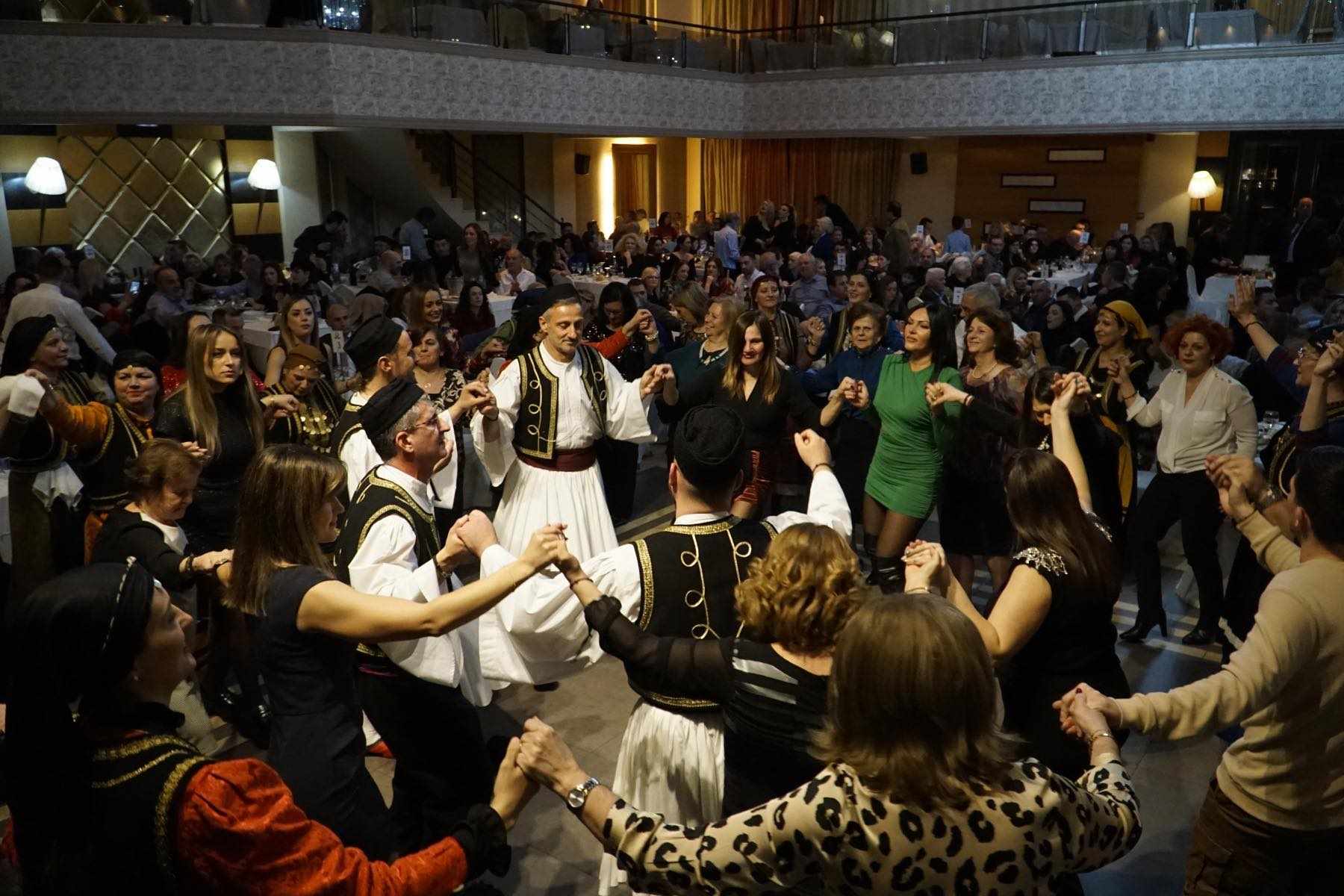 Ο ετήσιος χορός του Πολιτιστικού Συλλόγου Βλάχων Κατερίνης «Αγία Τριάδα»