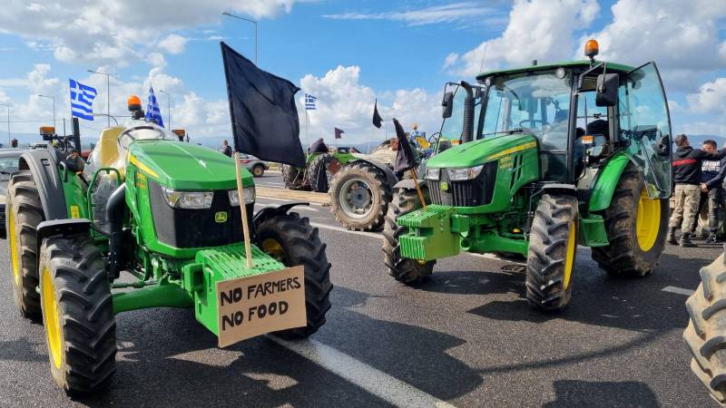 Αγρότες κινήθηκαν εναντίον αστυνομικών – Δικογραφία για τα επεισόδια στο «Μακεδονία»