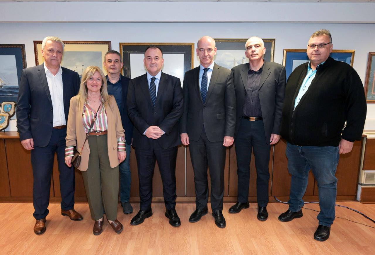 Ο Φ. Μπαραλιάκος & η Διοίκηση του Λιμενικού Ταμείου στον Υφυπουργό Ναυτιλίας Ι. Παππά