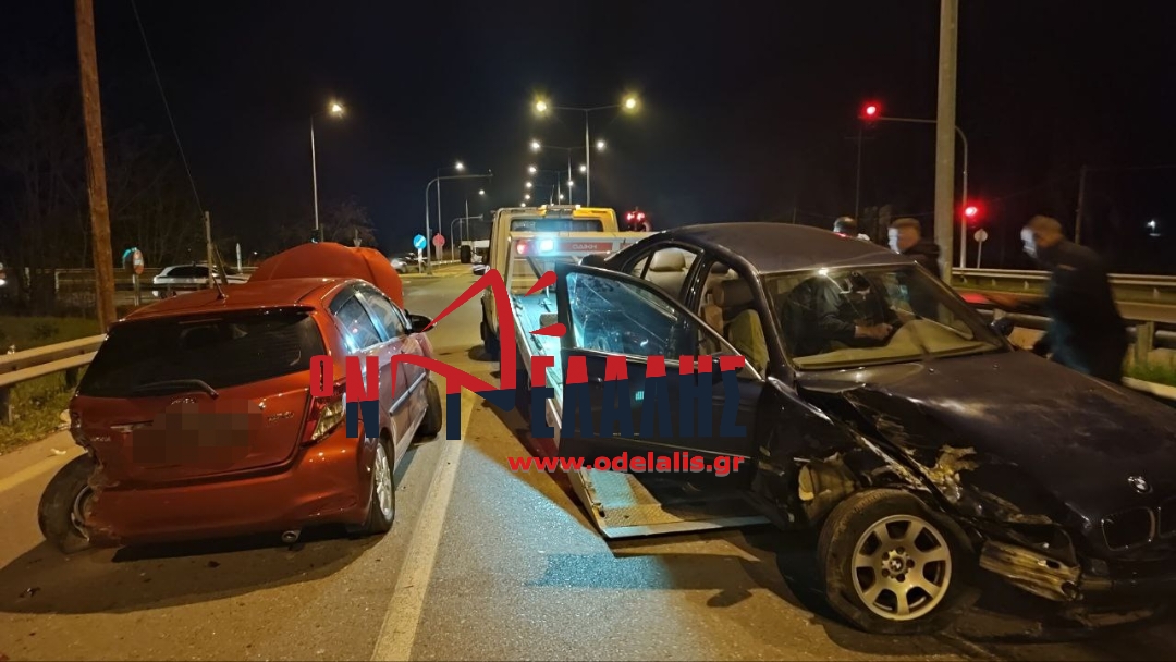 ΠΡΙΝ ΛΙΓΟ: Καραμπόλα 3 οχημάτων στον δρόμο Παραλίας – Κατερίνης