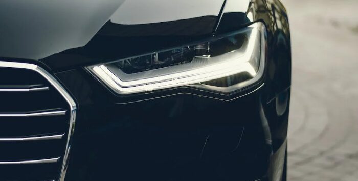 Αυτοκίνητο: Ανάβεις τα φώτα στη βροχή;