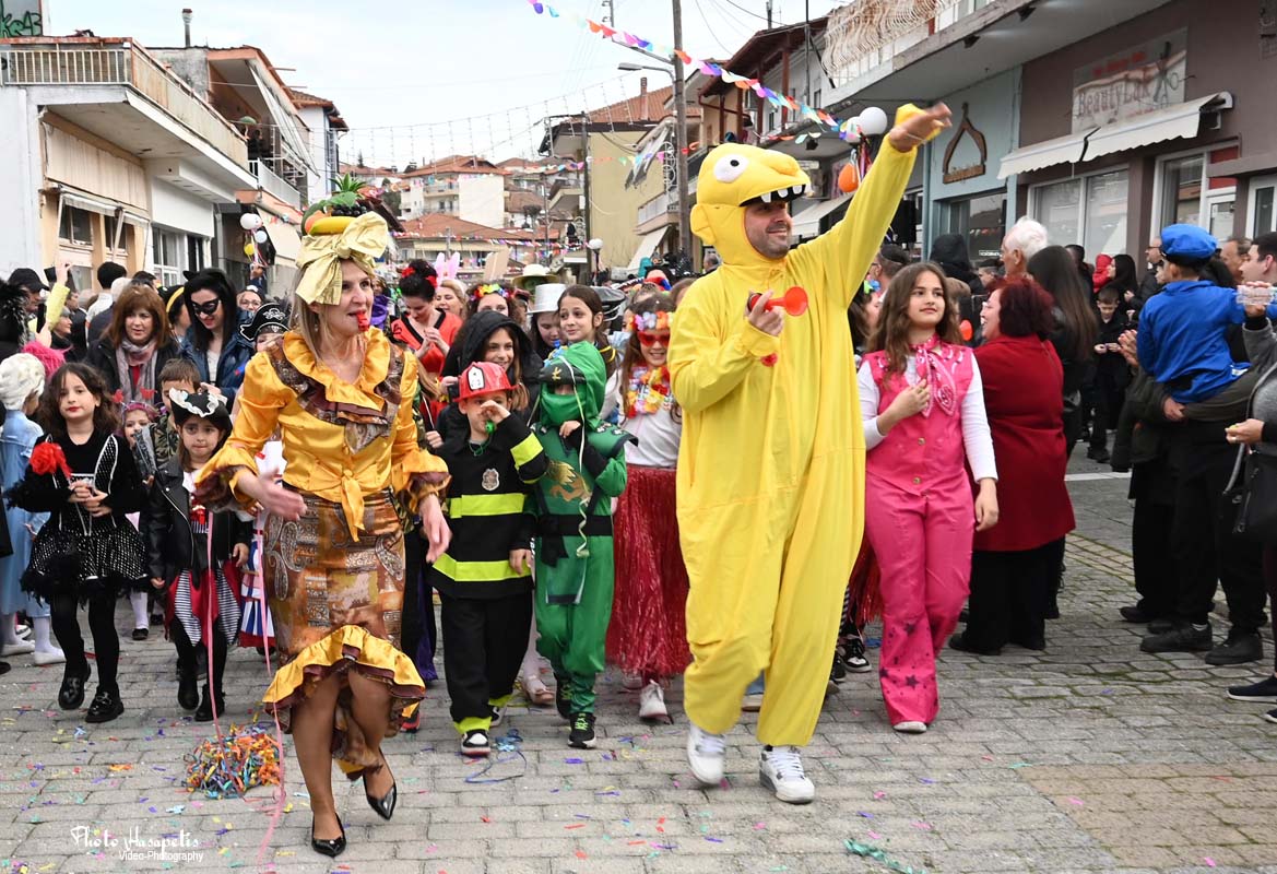 Σήμερα η μεγάλη καρναβαλική παρέλαση στο Αιγίνιο