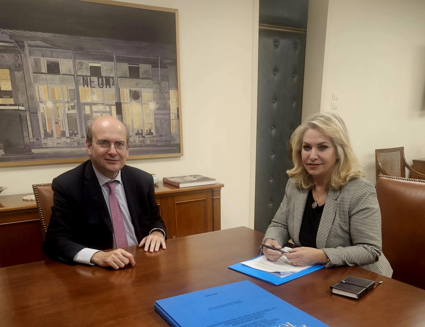 Χαμηλό μίσθωμα για τα ναυταθλητικά σωματεία ζήτησε η κα Μάνη από τον Κωστή Χατζηδάκη