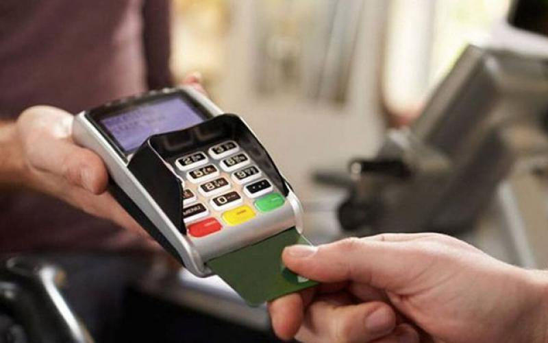 Για συναλλαγές μέχρι 10 ευρώ το «κούρεμα» των χρεώσεων στα POS