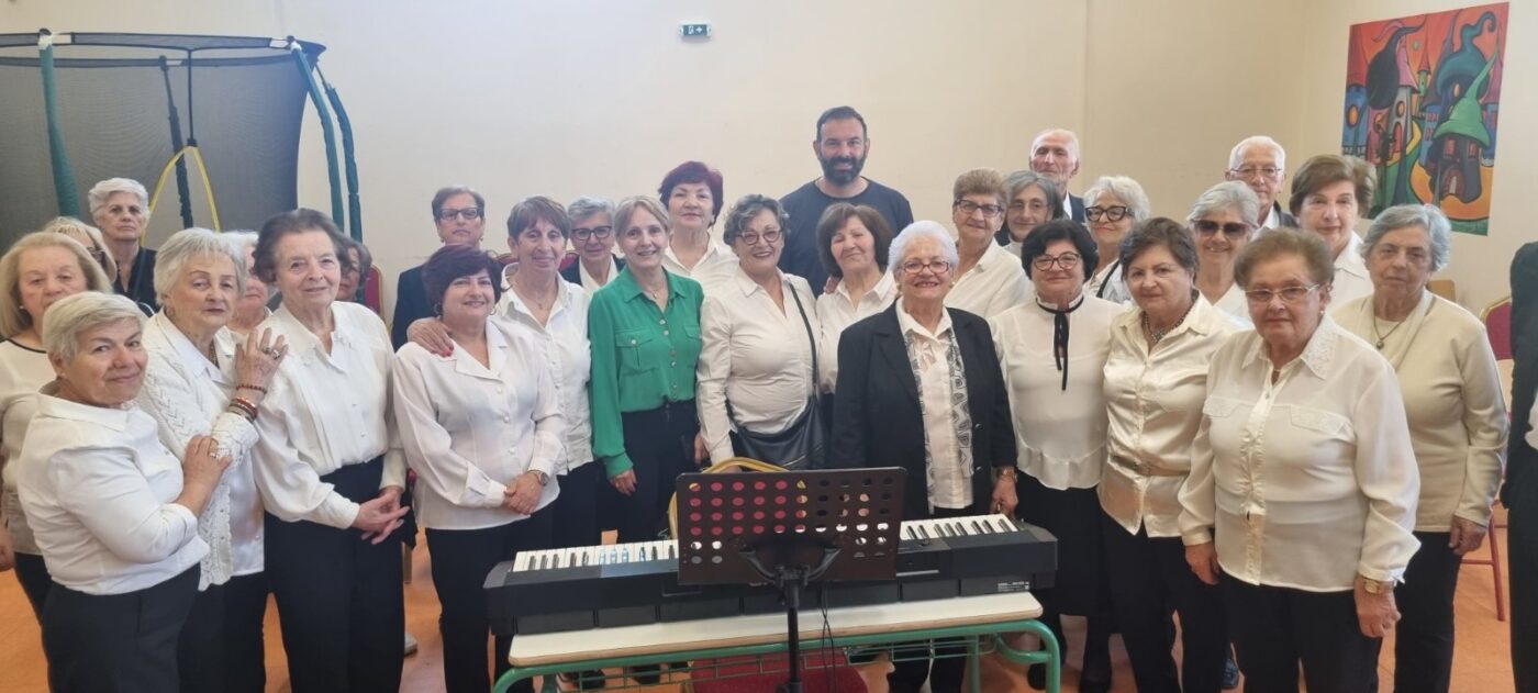 Εκδήλωση της χορωδίας των ΚΑΠΗ Κατερίνης στο Ειδικό Δημοτικό Σχολείο