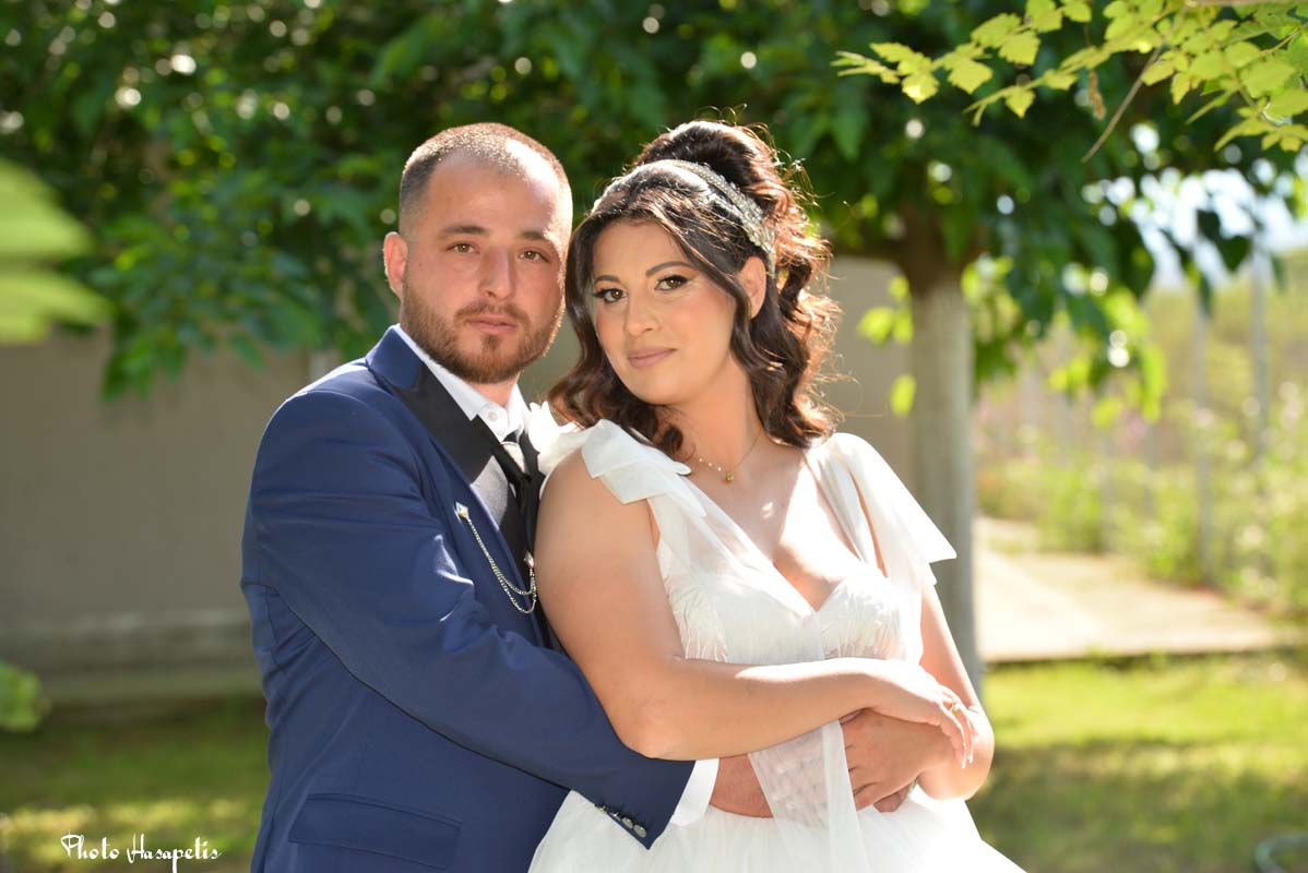 Με τα δεσμά του γάμου ενώθηκαν ο Βασίλης Κουτζιαμπασόπουλος και η Εύα Γαλτσίδου.