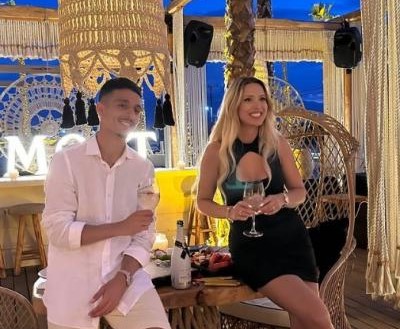 Ρομαντική πρόταση γάμου από τον Δημήτρη Γιαννούλη στην Παραλία Κατερίνης (Φωτογραφίες)