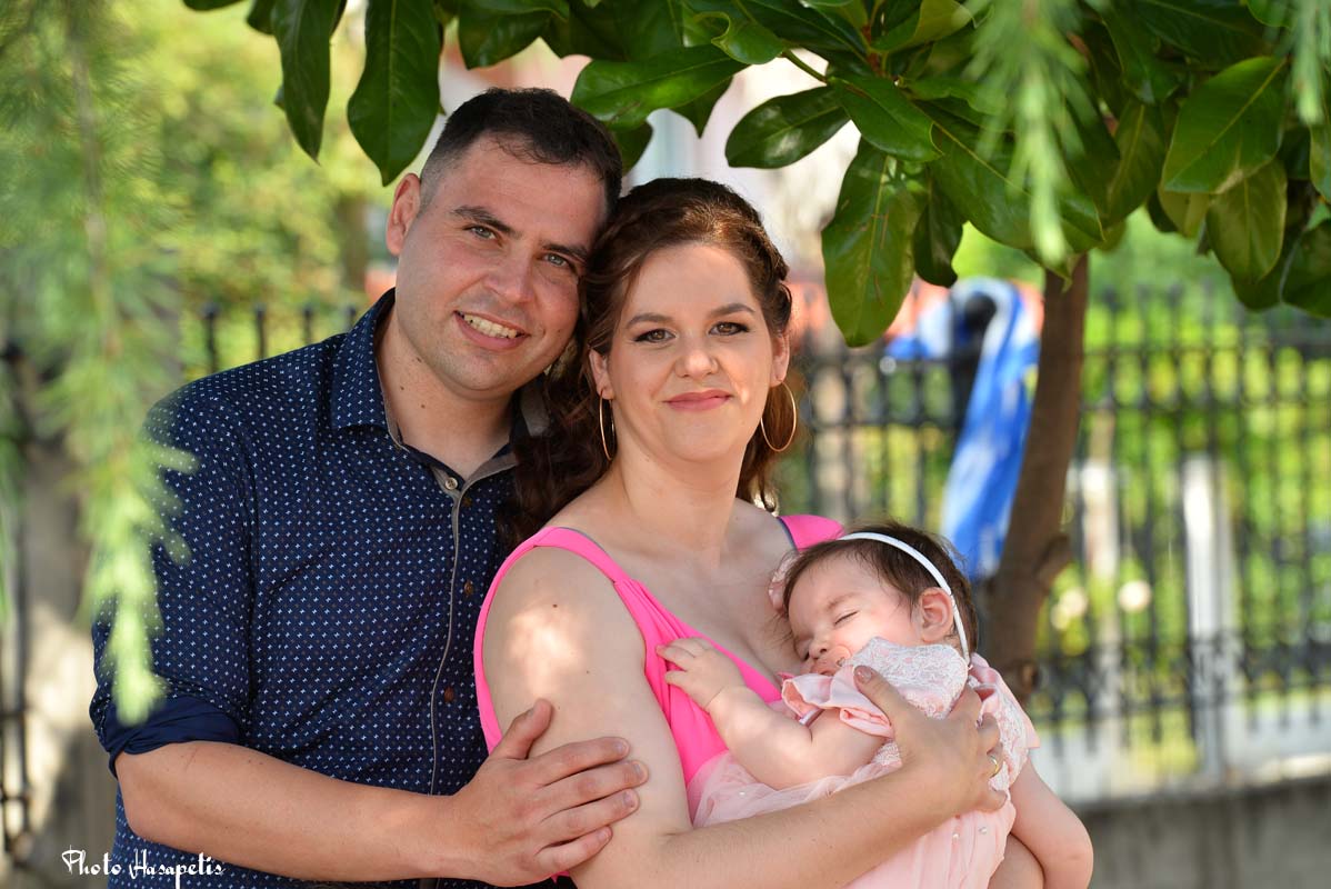 Η όμορφη βάπτιση της Ευδοξίας – Σάκη και Πηνελόπη να σας ζήσει!