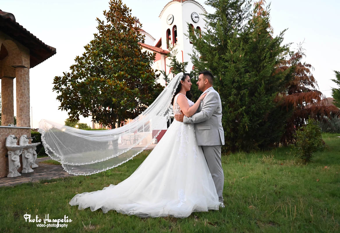 Ο γάμος του Σωτήρη και της Κικής και η βάπτιση της Ελένης – Παρασκευής!