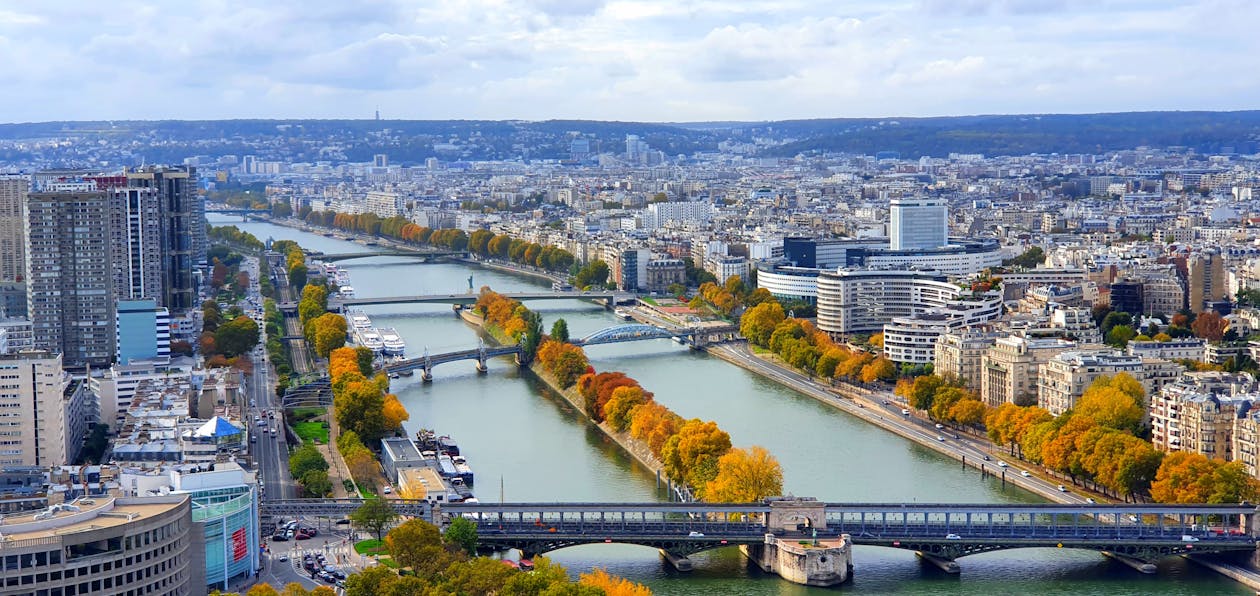 Τι έπαθαν όσοι κολύμπησαν στον Σηκουάνα – Αποσύρονται ο ένας μετά τον άλλον οι αθλητές