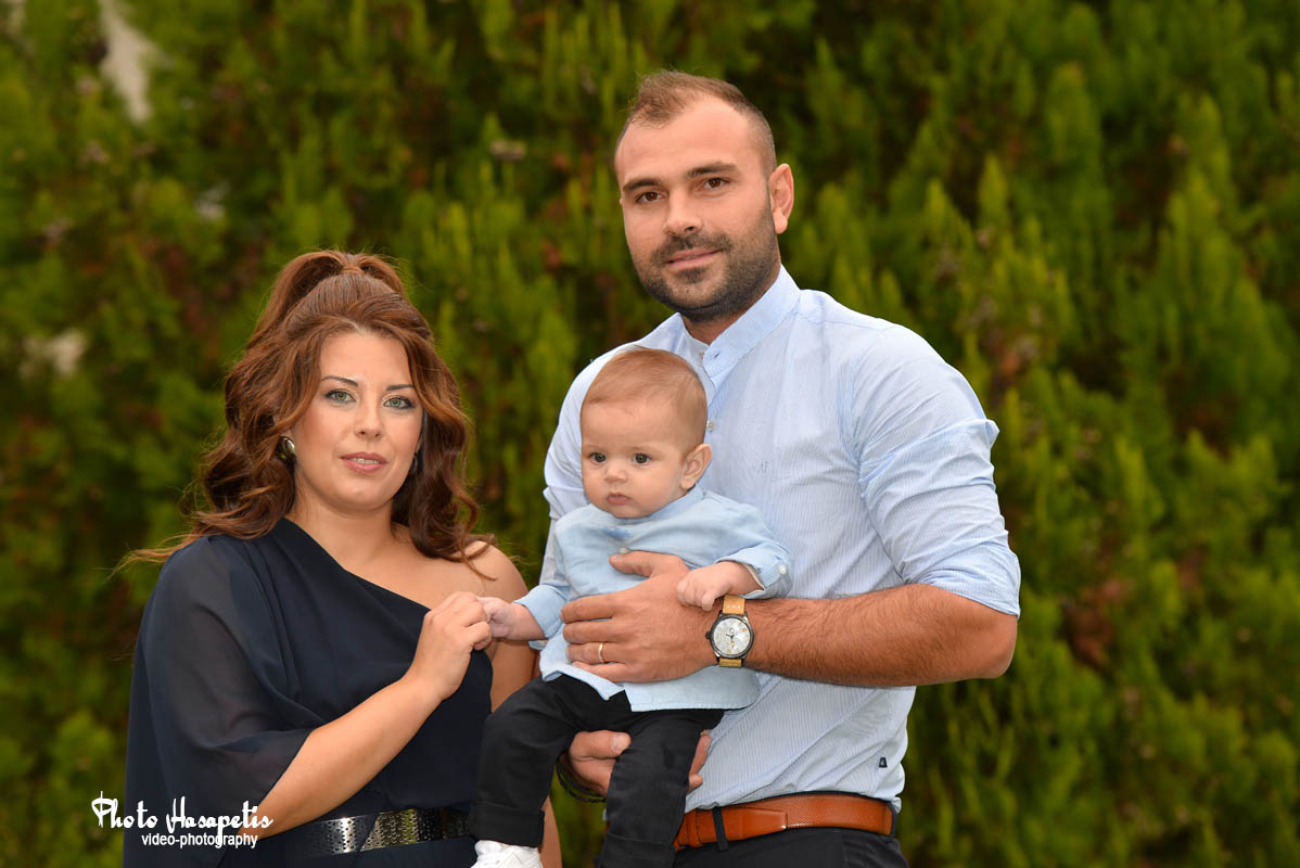 Η όμορφη βάπτιση του Ιωάννη στον Λουτρό – Βασίλη και Μάγδα να σας ζήσει!