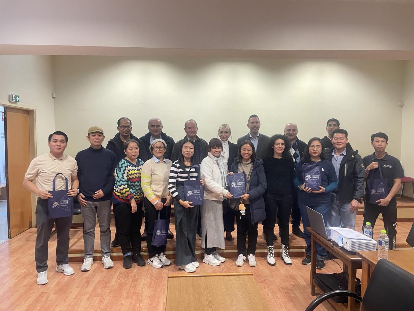 Ο Π.Ο.Τ.Α.Π. ενημερώνει καθηγητές Πανεπιστημίων από το Λάος & την Ταϊλάνδη για την τουριστική ταυτότητα της Πιερίας