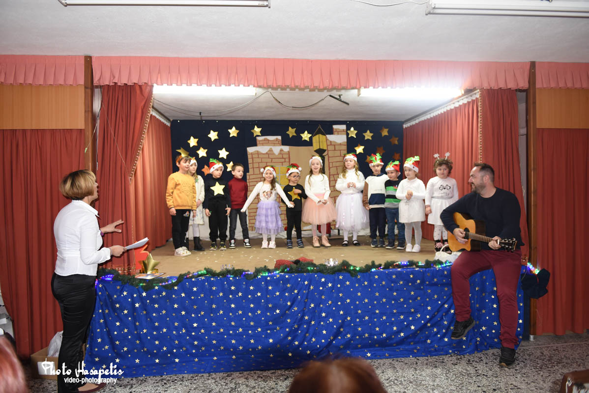 Χριστουγεννιάτικη γιορτή στο 2ο Νηπιαγωγείο  Κολινδρού