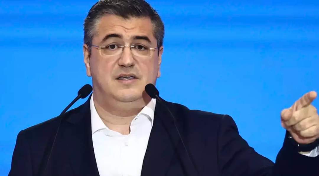 Παραιτήθηκε ο Απόστολος Τζιτζικώστας