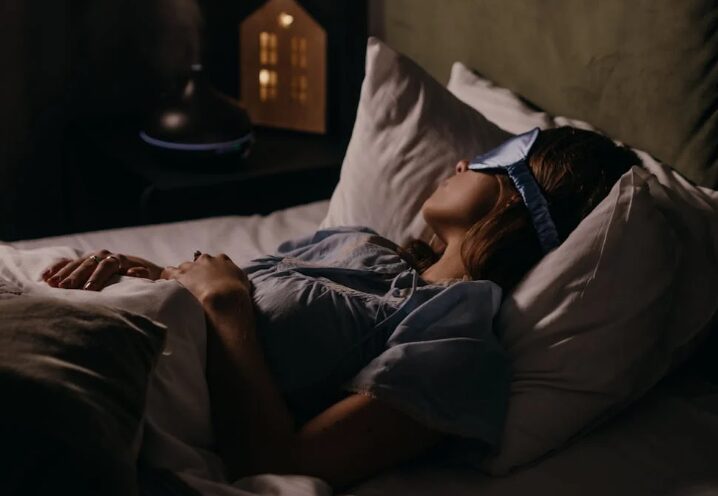 Οι 6 μύθοι για τον ύπνο που καταρρίπτουν οι ειδικοί