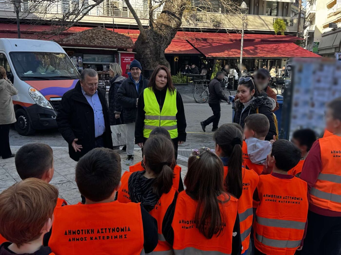 Διαδραστικά μαθήματα της Δημοτικής Αστυνομίας στο κέντρο της Κατερίνης για τα δημοτικά σχολεία