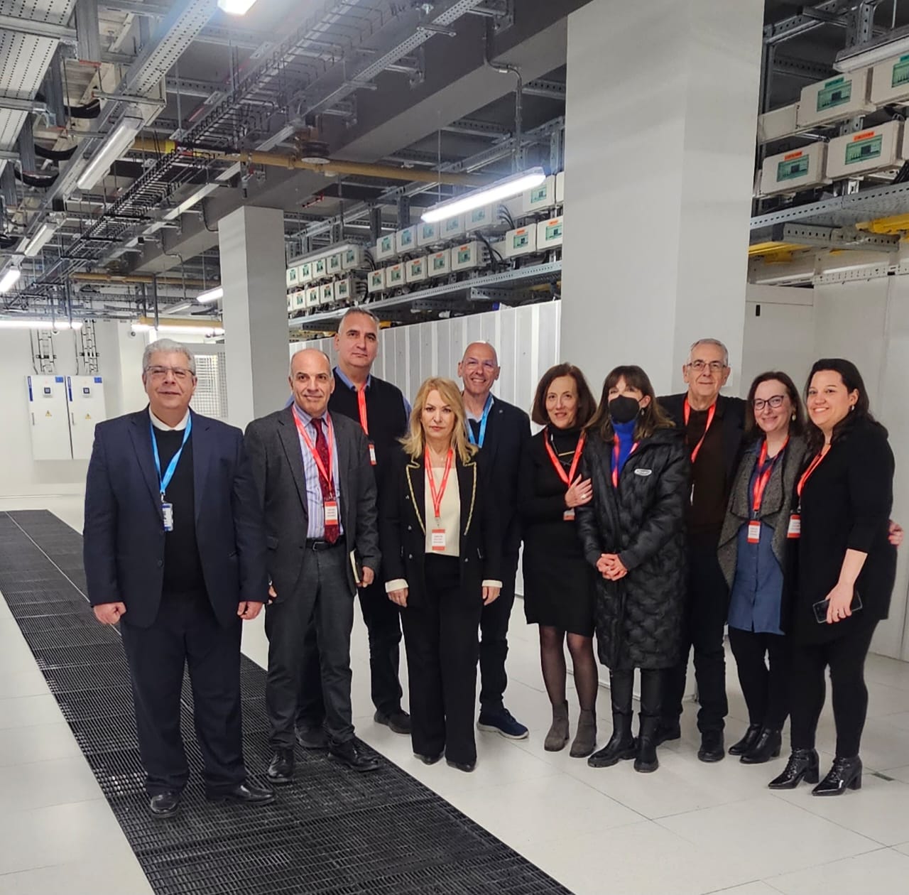 Στο Κέντρο Δεδομένων της Digital Realty στο Κορωπί η Άννα Μάνη  – «Ξεκάθαρο πλαίσιο αδειοδότησης για τα data centers – Η Ελλάδα διεθνής ψηφιακός κόμβος»