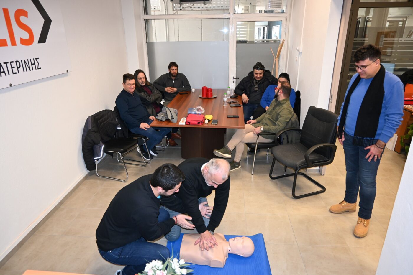 Δήμος Κατερίνης: Επιμόρφωση των εργαζομένων στα δημοτικά πάρκινγκ για την παροχή πρώτων βοηθειών