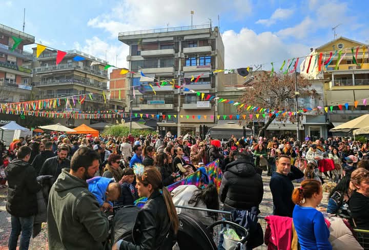 Αποκριές 2025: Η Κατερίνη ξεφαντώνει σε ρυθμούς Masquerini!