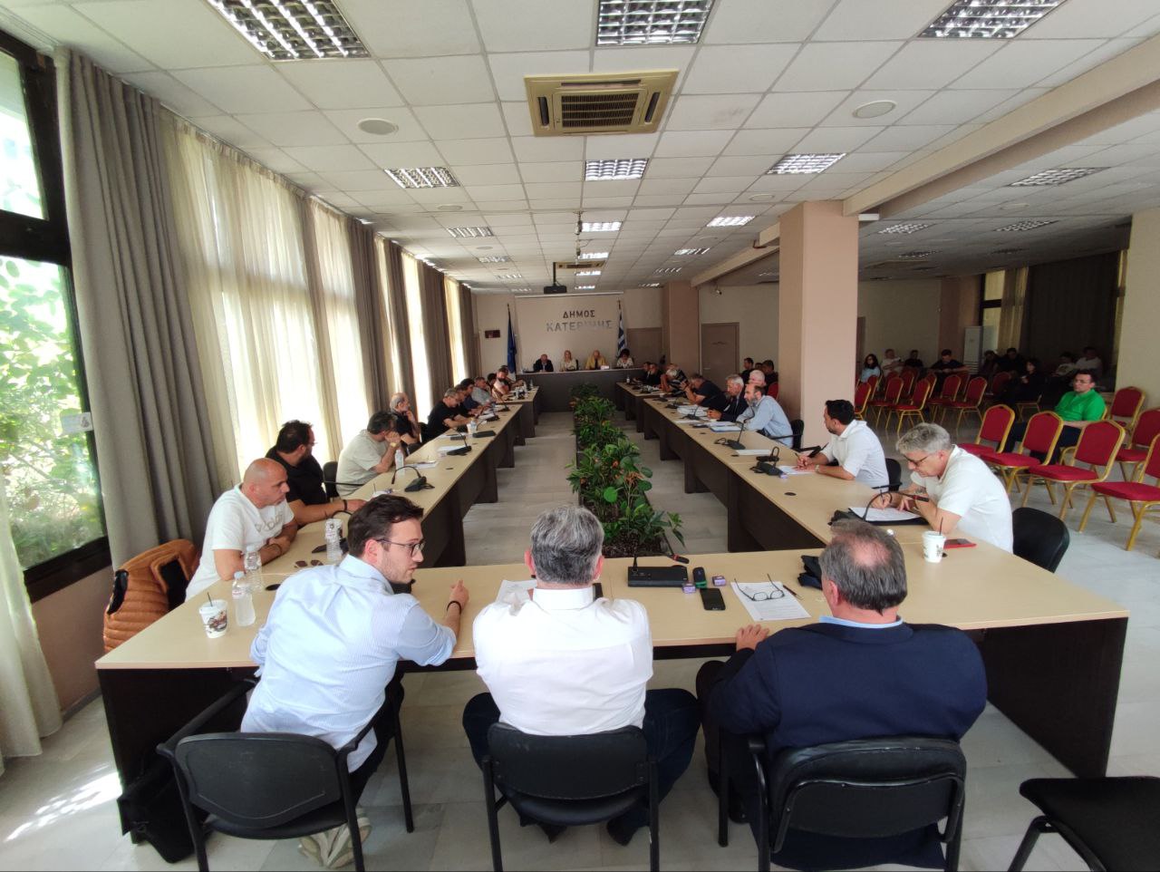 Ένταση στο Δημοτικό Συμβούλιο Κατερίνης για το κλείσιμο της προβλήτας στην Παραλία