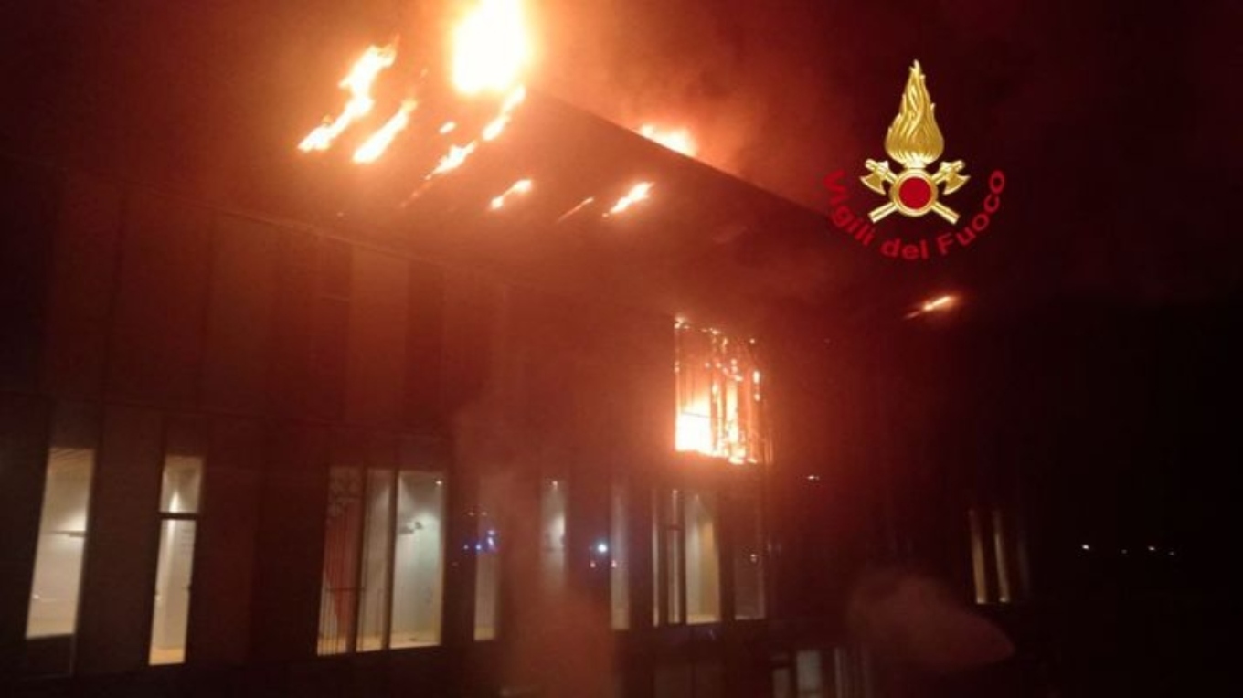 Πυρκαγιά στο προπονητικό κέντρο της Φιορεντίνα: Τραυματίστηκαν ποδοσφαιριστές