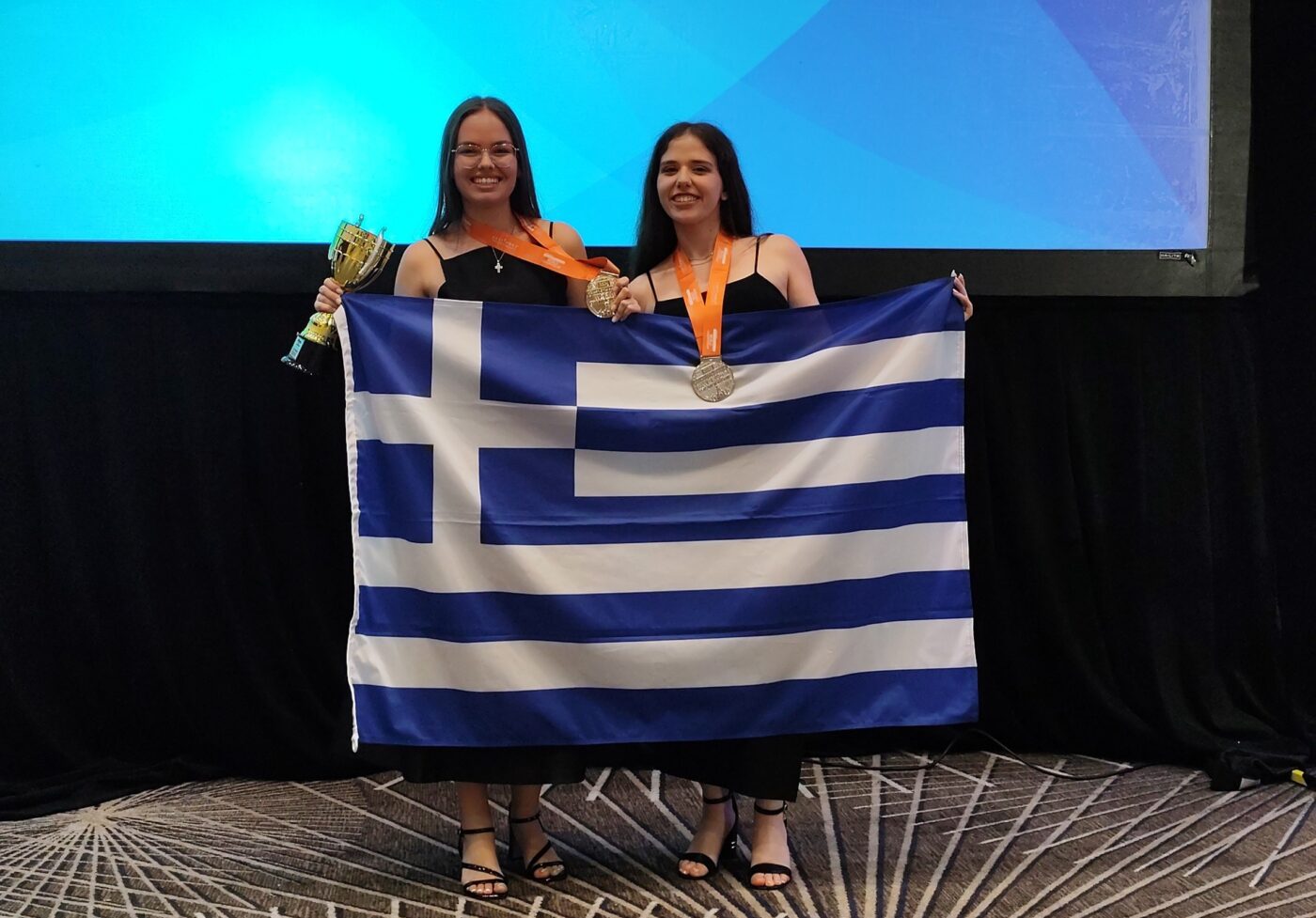 Ελληνικός θρίαμβος: Δύο μαθήτριες Παγκόσμιες Πρωταθλήτριες της Microsoft Office Specialist!