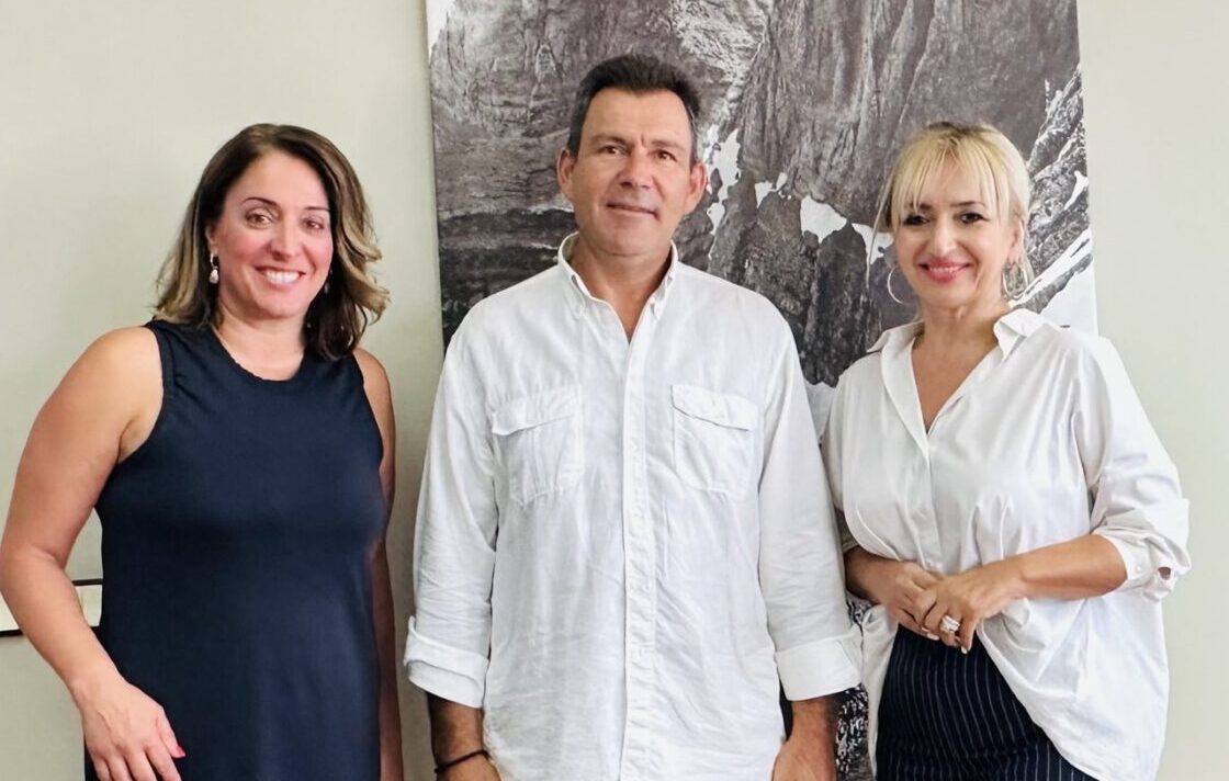 Ο πρόεδρος της 2ου Π.Τ. της Ένωσης Νοσηλευτών, στην αντιπεριφερειάρχη