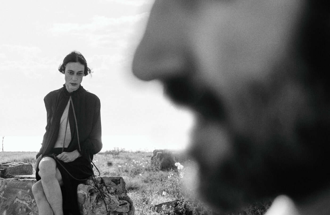 54ο Φεστιβάλ Ολύμπου-Θέατρο: «ζ-η-θ, Ο ξένος» από τη συμπαραγωγή Κ.Θ.Β.Ε. και Θ.Ο.Κ.