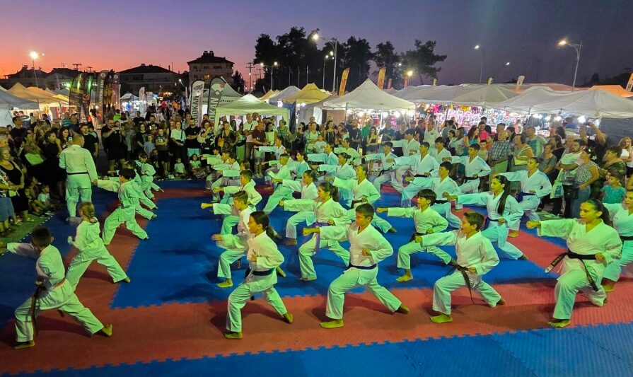 Επετειακή επίδειξη στο Πάρκο των Χρωμάτων από την Λέσχη Καράτε Budokan dojo Κατερίνης