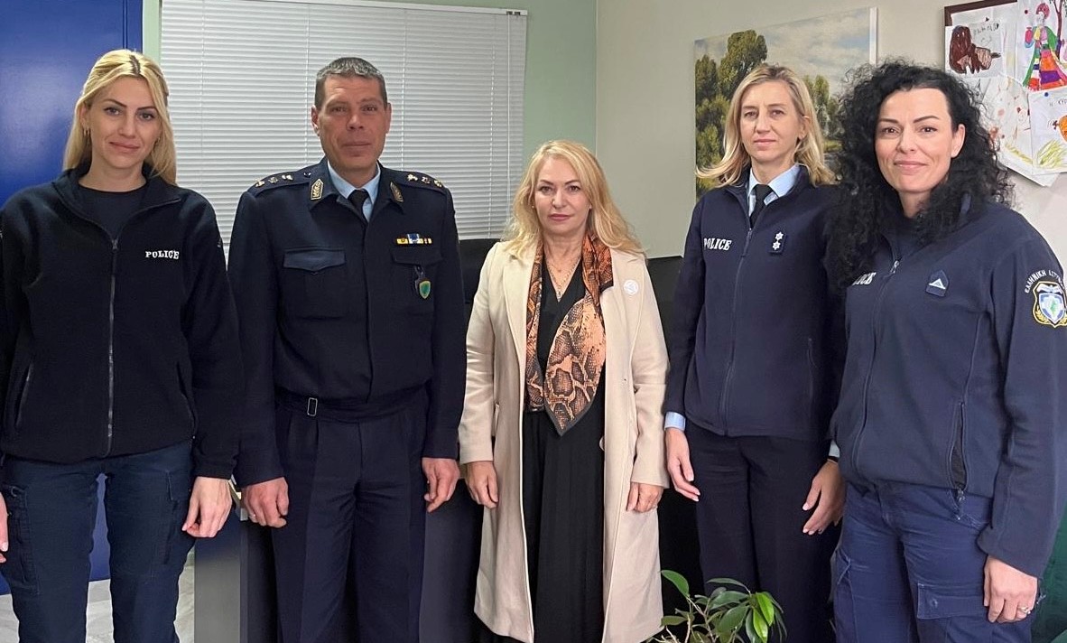 Άννα Μάνη-Παπαδημητρίου: Επίσκεψη στο Γραφείο Αντιμετώπισης Ενδοοικογενειακής Βίας του ΑΤ Κατερίνης